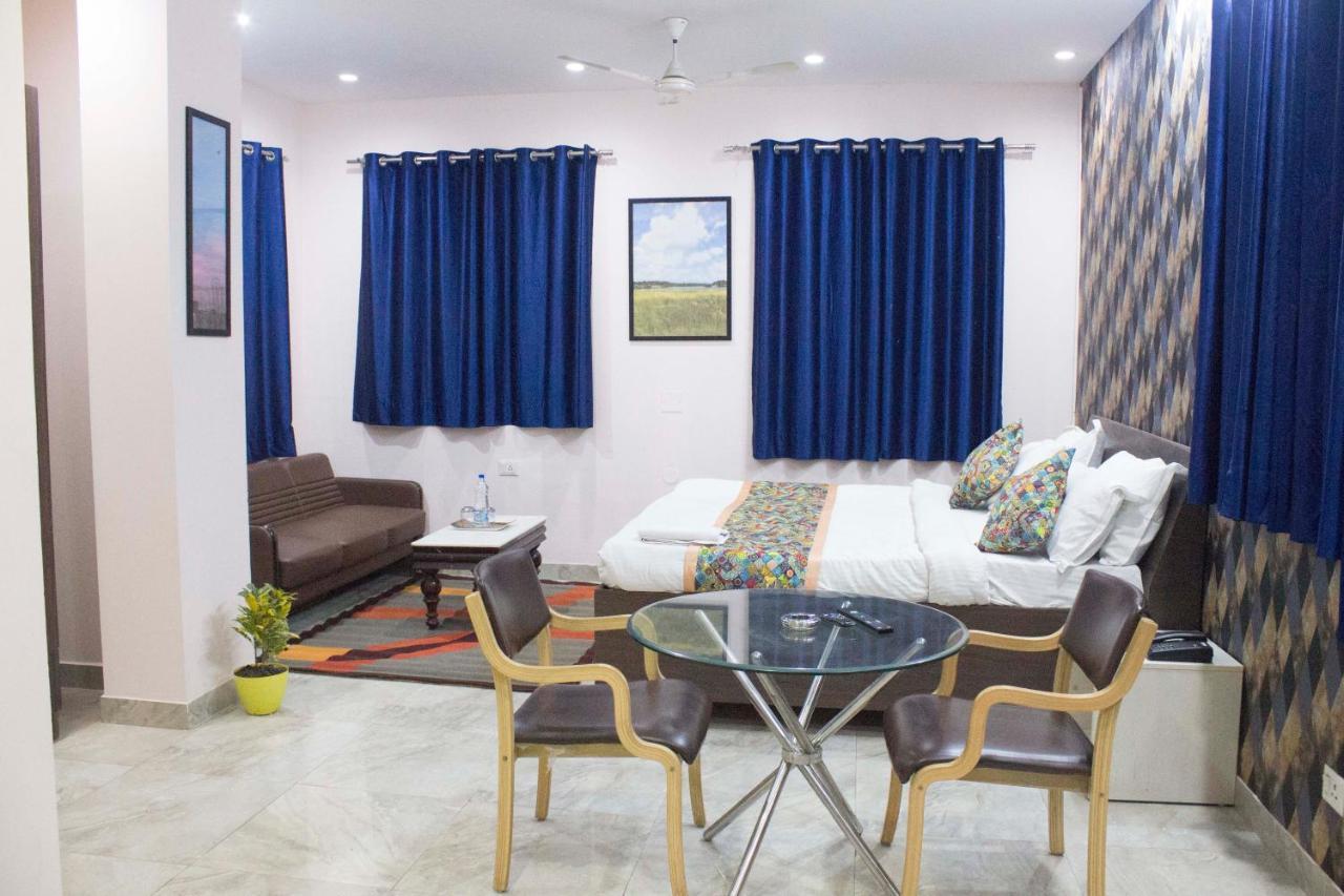 Jsb Hotel Faridabad Exterior foto