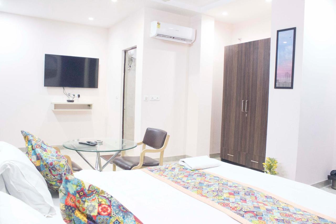 Jsb Hotel Faridabad Exterior foto
